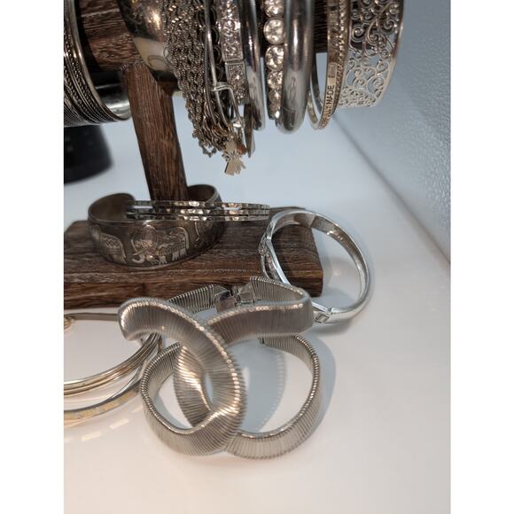 Lot of 26 Silver Tone Bracelets - Picture 5 of 6